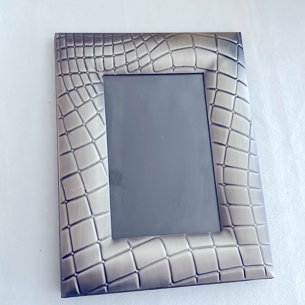 Free with any purchase 4 x 4 photo frame